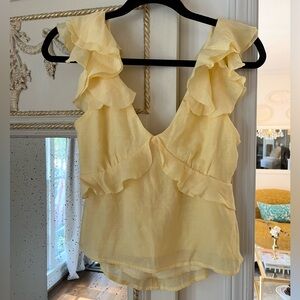Mi Ami Francesca’s Yellow Flowy Top size medium